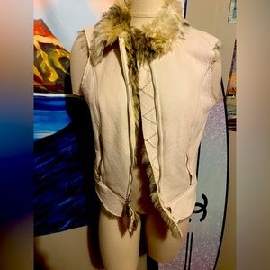 Faur fur off white vest